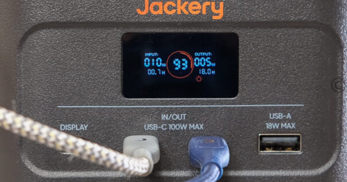 Jackery Explorer 100 Plusのディスプレイ